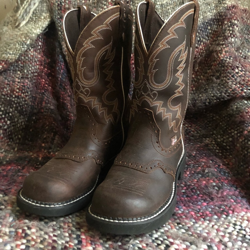 Justin Gypsy Boots Size 7.5